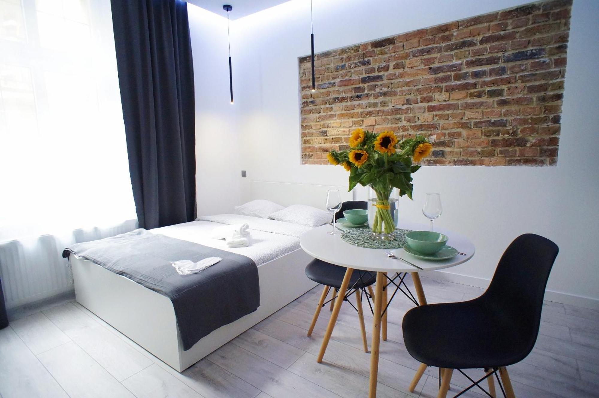 Polonia Art Apartments In The City Center カトヴィツェ エクステリア 写真